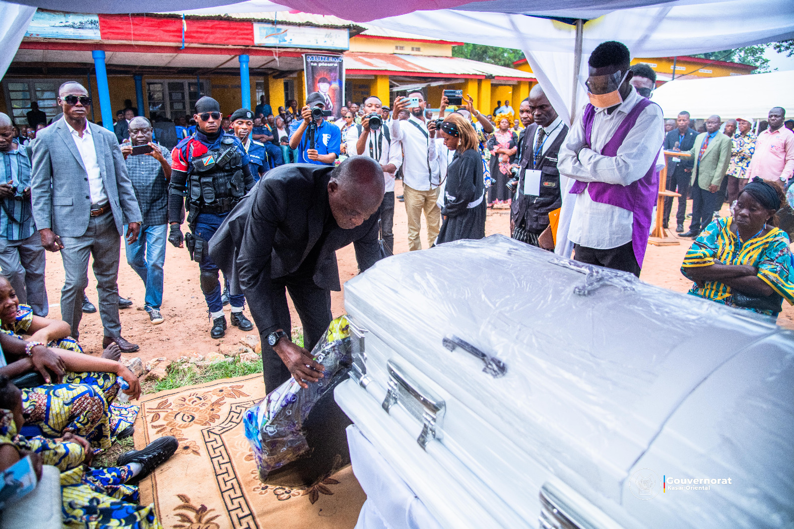 AUGUSTIN KAYEMBA MULEMENA REND UN DERNIER HOMMAGE AU BOURGMESTRE HONORAIRE JEAN KABONGO MUTOKA