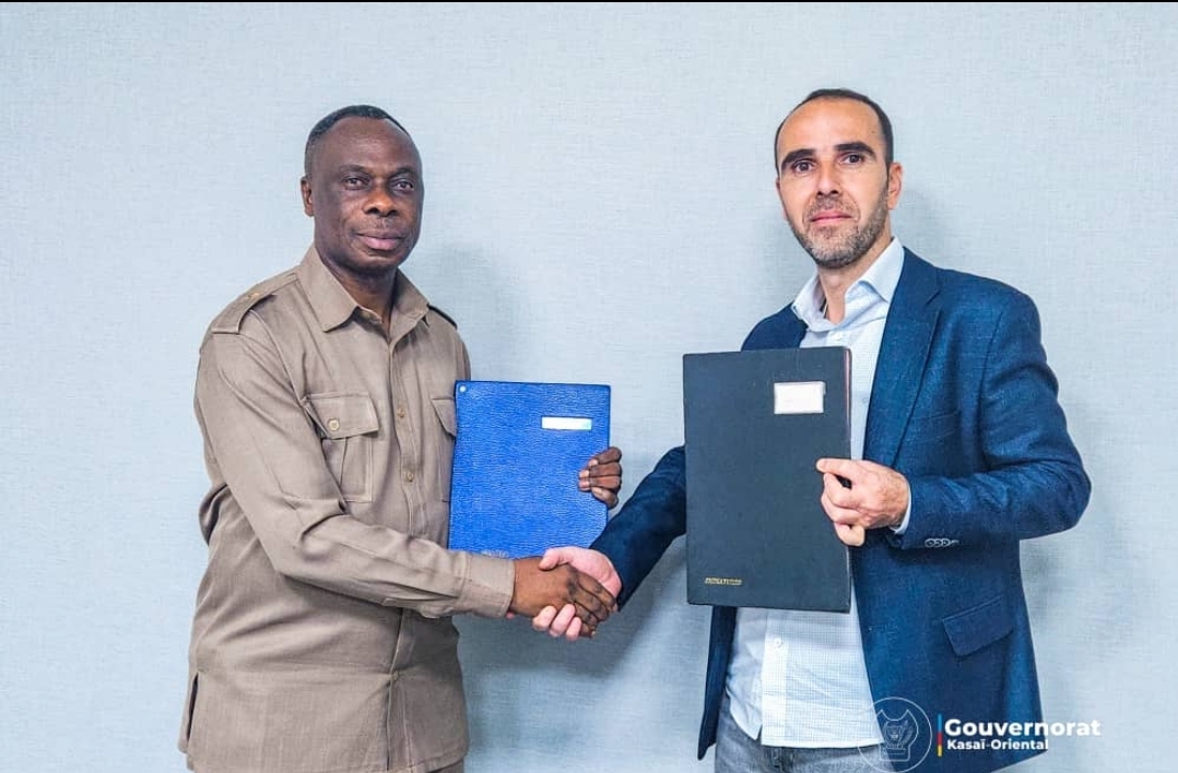JEAN-PAUL MBWEBWA KAPO SIGNE UN PROTOCOLE D&rsquo;ACCORD AVEC SAFRIMEX POUR LA CONSTRUCTION DE PLUSIEURS INFRASTRUCTURES