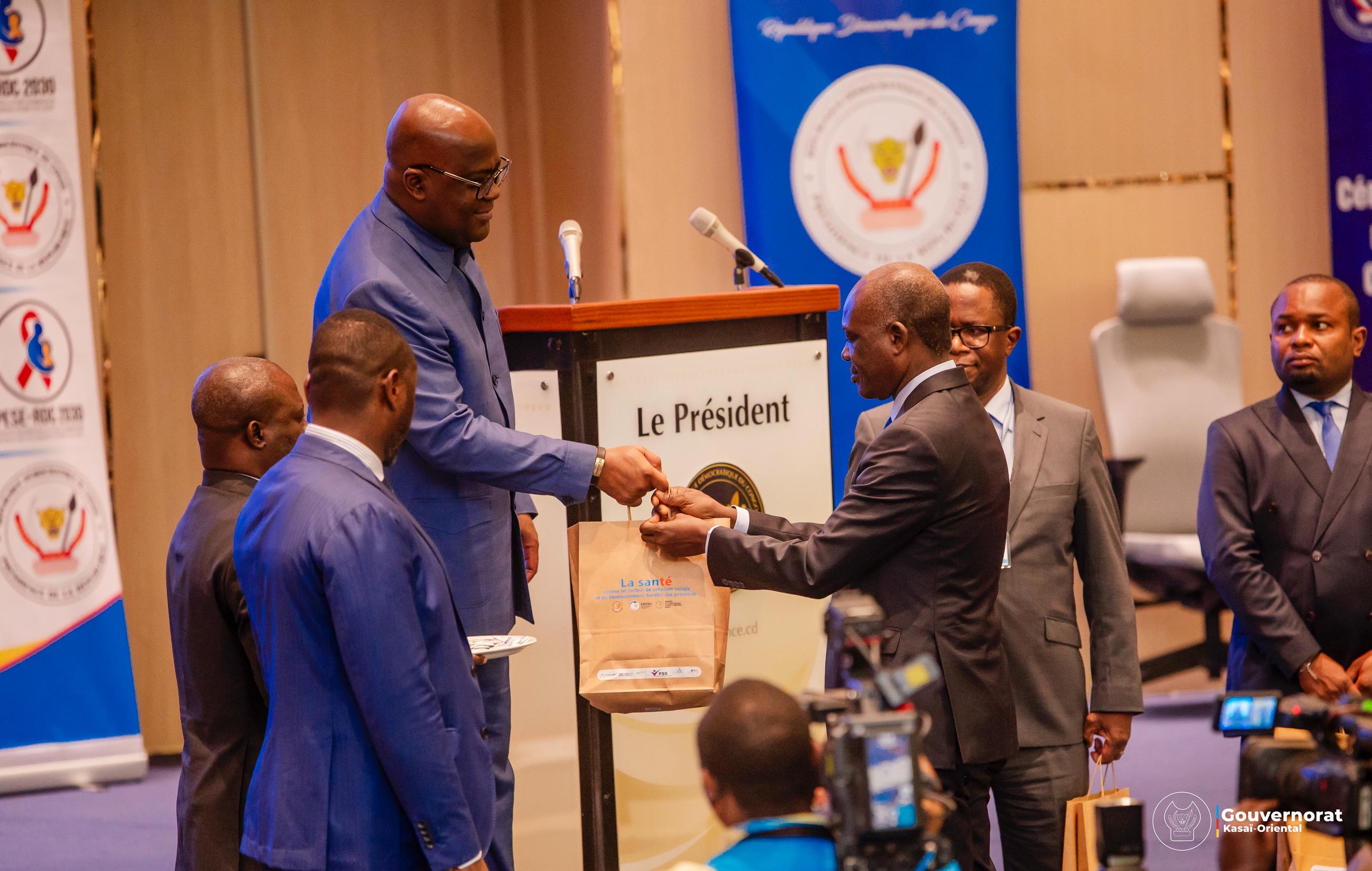 DOCTEUR AUGUSTIN KAYEMBA MULENEMA INSTALLÉ COMME PRÉSIDENT DU COMITÉ PROVINCIAL DE LA COUVERTURE SANTÉ UNIVERSELLE DU KASAÏ ORIENTAL DOCTEUR AUGUSTIN KAYEMBA MULENEMA INSTALLÉ COMME PRÉSIDENT DU COMITÉ PROVINCIAL DE LA COUVERTURE SANTÉ UNIVERSELLE DU KASAÏ ORIENTAL
