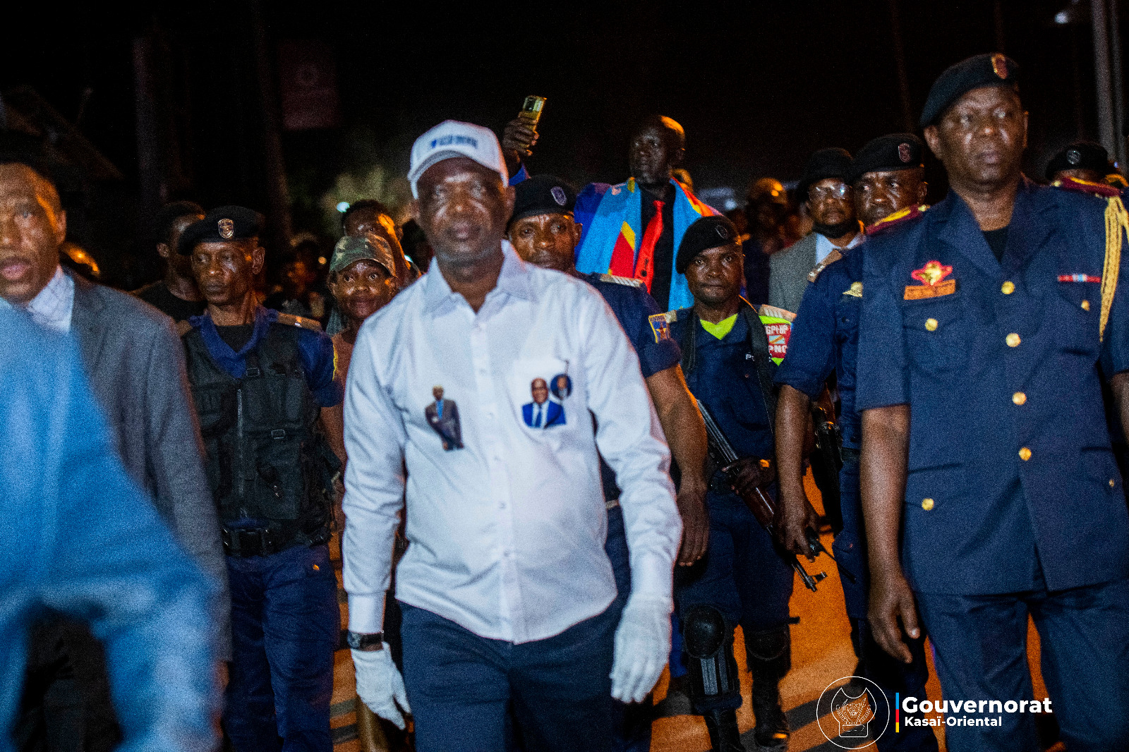 RETOUR TRIOMPHAL À MBUJIMAYI D’AUGUSTIN KAYEMBA MULEMENA APRÈS LA 12 ÈME CONFÉRENCE DES GOUVERNEURS À KOLWEZI RETOUR TRIOMPHAL À MBUJIMAYI D’AUGUSTIN KAYEMBA MULEMENA APRÈS LA 12 ÈME CONFÉRENCE DES GOUVERNEURS À KOLWEZI