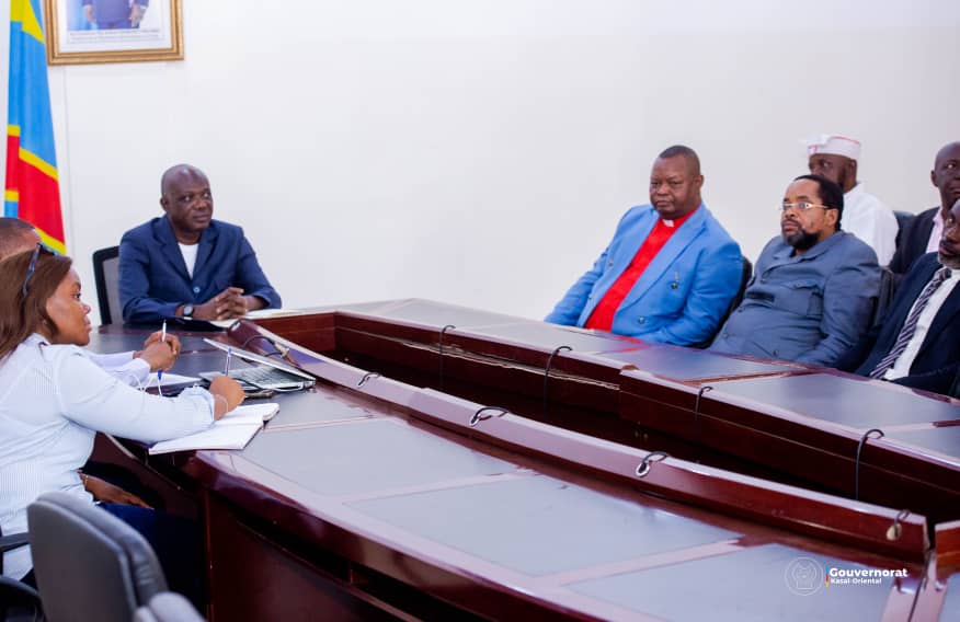 Dr AUGUSTIN KAYEMBA MULEMENA POSE LES BASES DE LA RECONSTRUCTION DU KASAÏ ORIENTAL AVEC LES CONFESSIONS RELIGIEUSES ET LES OPÉRATEURS ÉCONOMIQUES