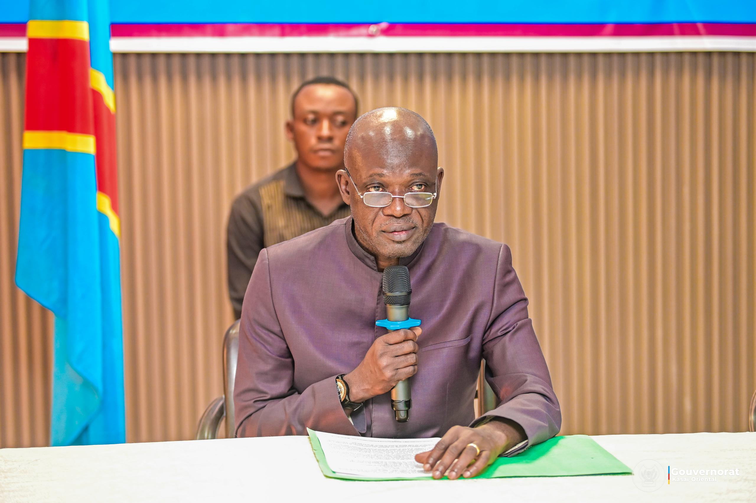 CLÔTURE DU COLLOQUE ORGANISÉ PAR FONAREV, AUGUSTIN KAYEMBA MULEMENA SALUE L&rsquo;ENGAGEMENT COLLECTIF