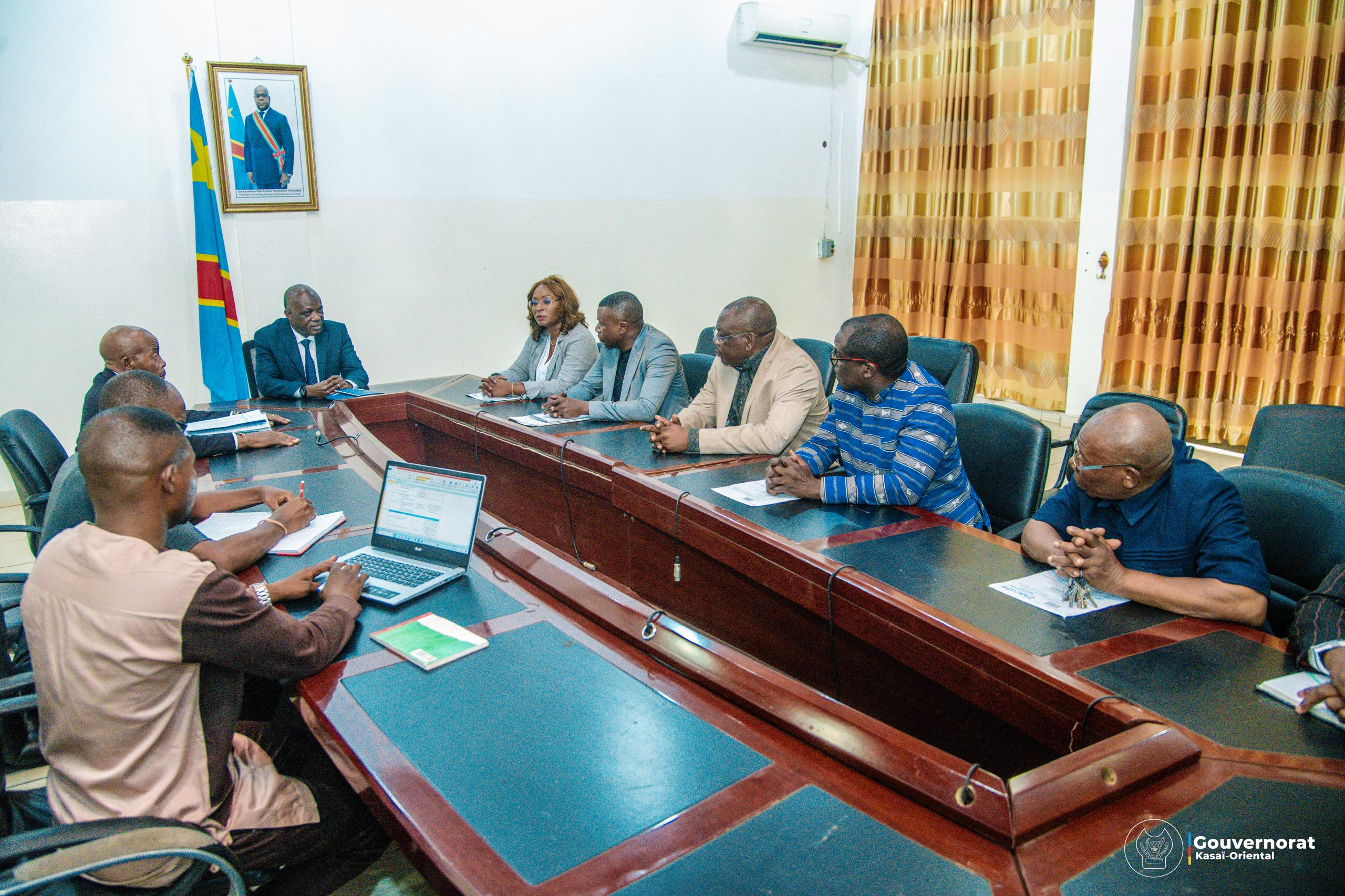 AUGUSTIN KAYEMBA MULEMENA INFORMÉ DU LANCEMENT DU PROJET PEQIP AU KASAÏ ORIENTAL AUGUSTIN KAYEMBA MULEMENA INFORMÉ DU LANCEMENT DU PROJET PEQIP AU KASAÏ ORIENTAL