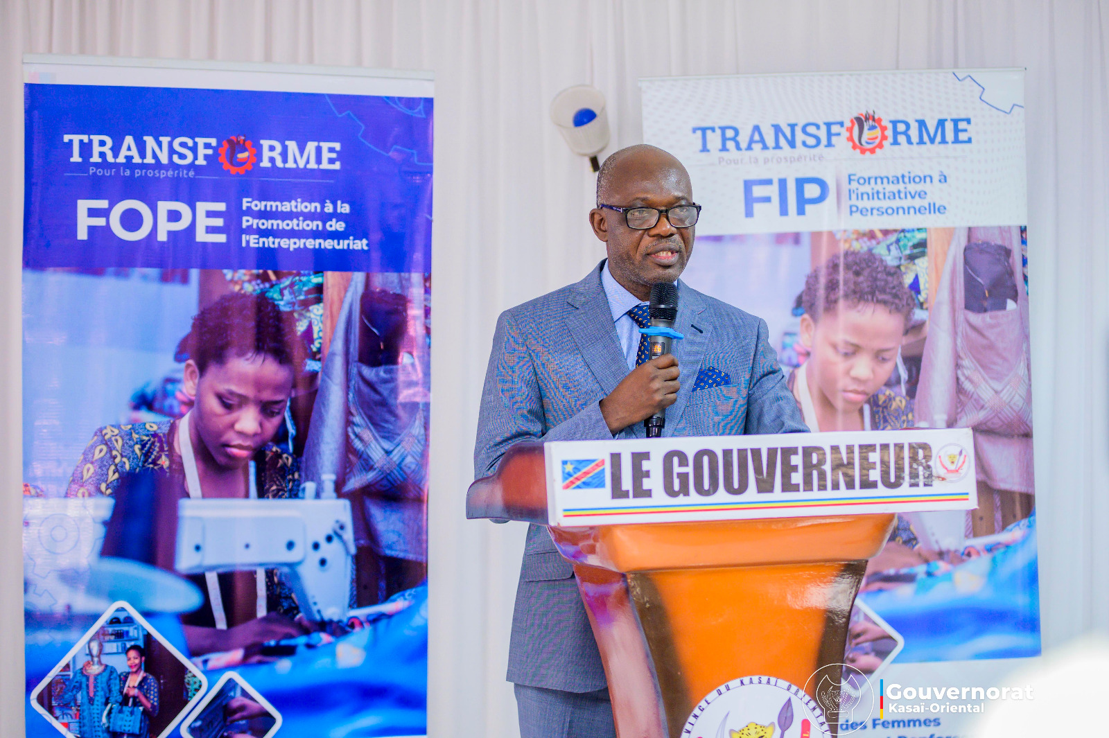 CLÔTURE RÉUSSIE DES FORMATIONS FIP ET FOPE, AUGUSTIN KAYEMBA MULEMENA ENCOURAGE LES FEMMES ENTREPRENEURES