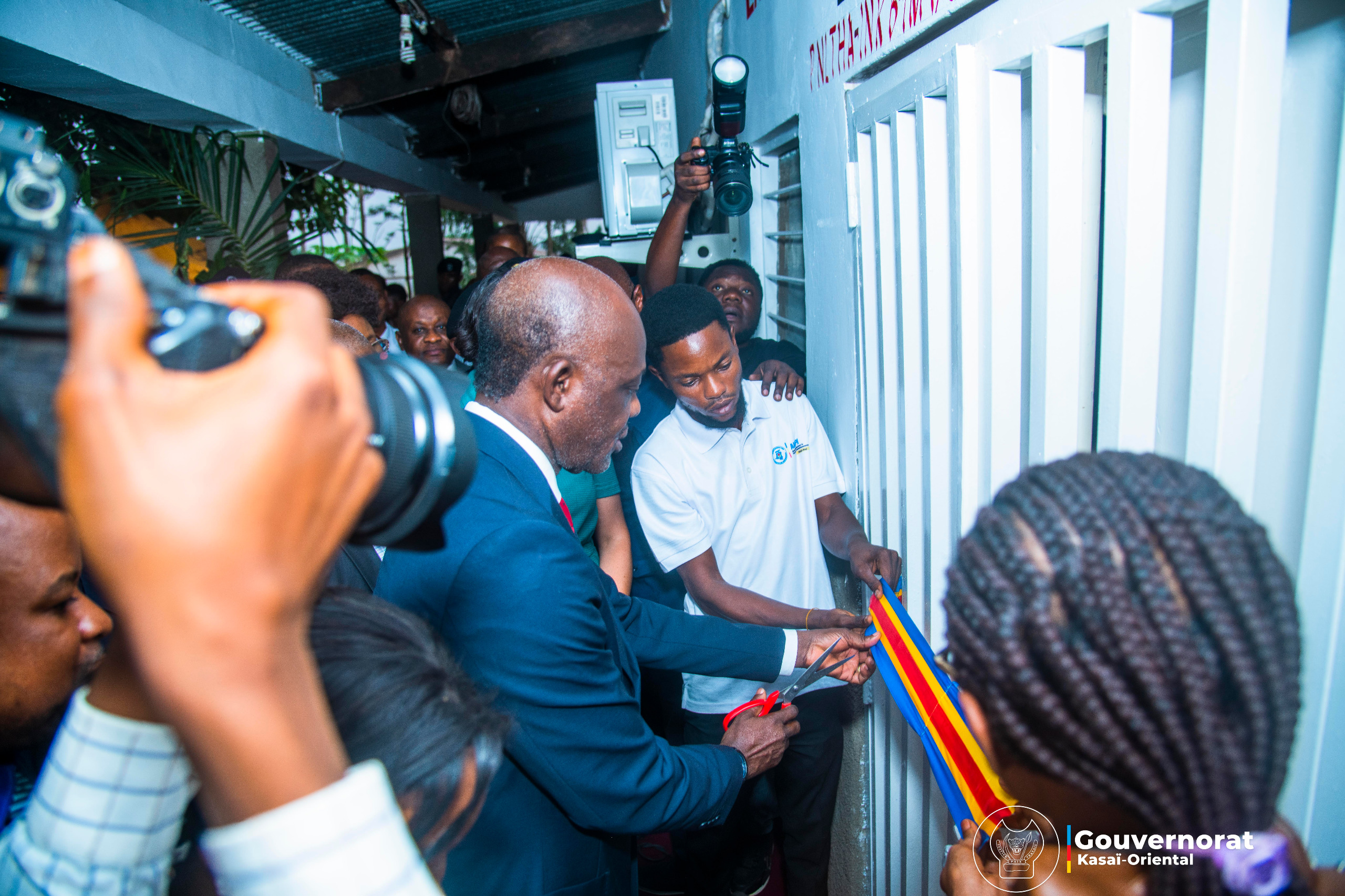 DR AUGUSTIN KAYEMBA MULEMENA PRÉSIDE L’INAUGURATION DU LABORATOIRE DE DIAGNOSTIC DE LA TRIPANOSOMIASE HUMAINE AFRICAINE AUX CLINIQUES DE L’UOM DR AUGUSTIN KAYEMBA MULEMENA PRÉSIDE L’INAUGURATION DU LABORATOIRE DE DIAGNOSTIC DE LA TRIPANOSOMIASE HUMAINE AFRICAINE AUX CLINIQUES DE L’UOM