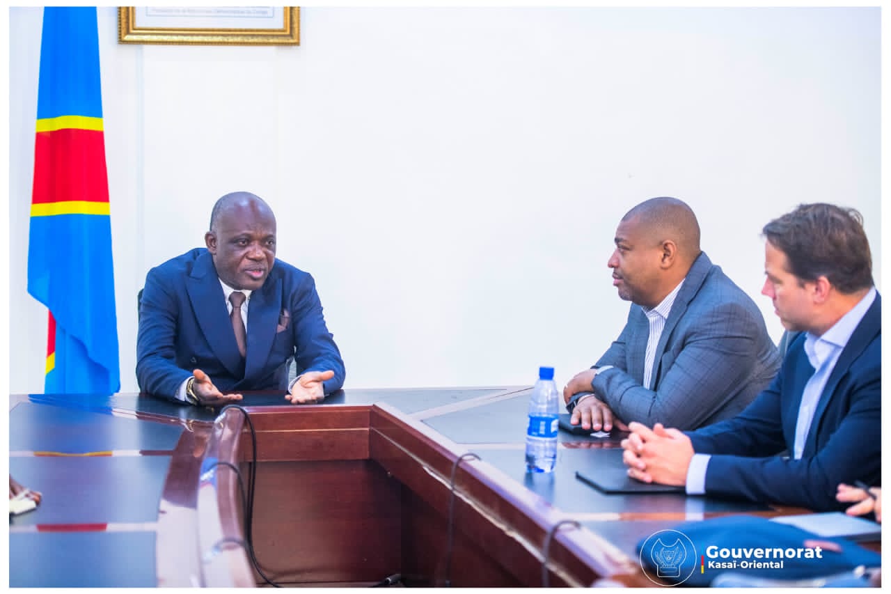 RELANCE DE LA CENTRALE HYDROÉLECTRIQUE DE LUBILANJI: LE GOUVERNEUR AI EN SÉANCE DE TRAVAIL AVEC LE DG DE MIGHITY LAND RELANCE DE LA CENTRALE HYDROÉLECTRIQUE DE LUBILANJI: LE GOUVERNEUR AI EN SÉANCE DE TRAVAIL AVEC LE DG DE MIGHITY LAND