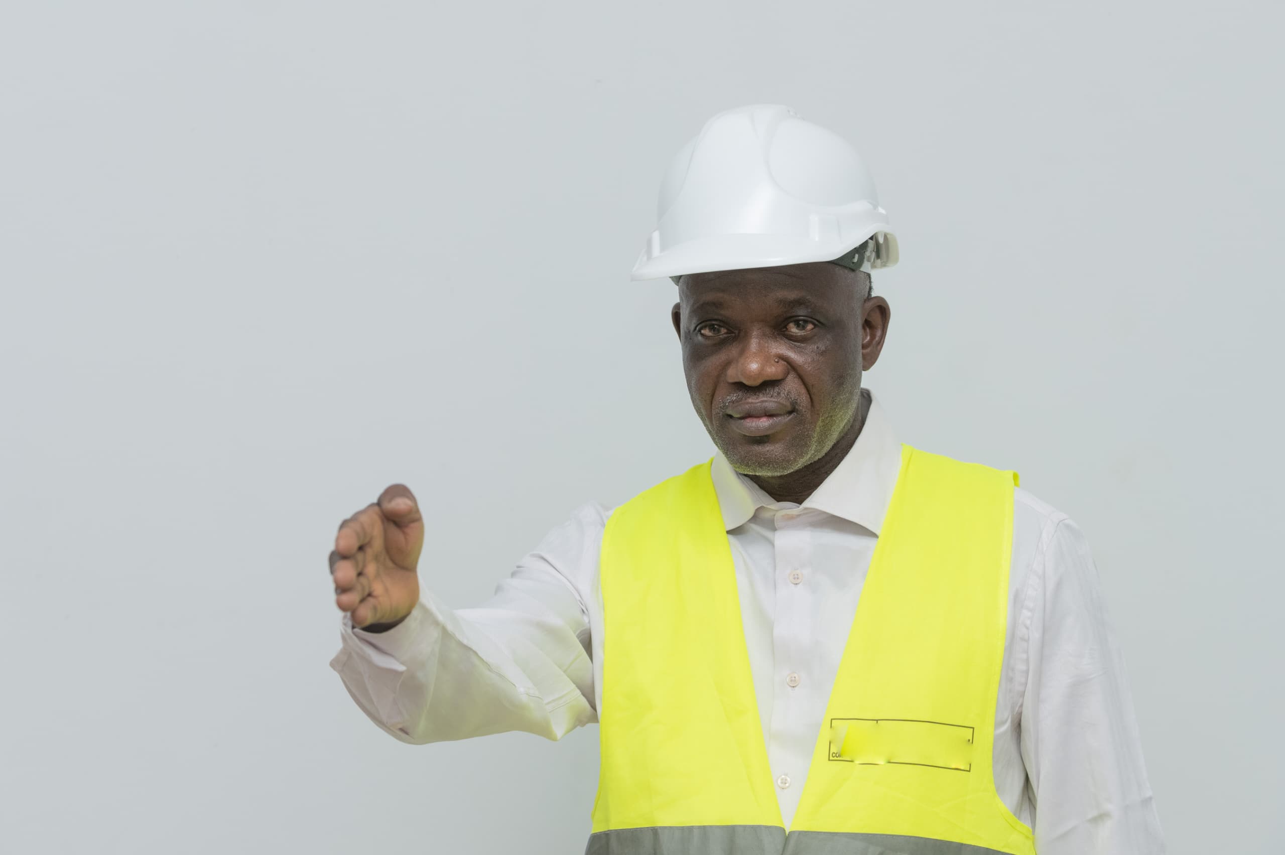 SALUT AU DRAPEAU : DR AUGUSTIN KAYEMBA MULEMENA DRESSE SON BILAN DE 100 JOURS À LA TÊTE DU KASAÏ ORIENTAL SALUT AU DRAPEAU : DR AUGUSTIN KAYEMBA MULEMENA DRESSE SON BILAN DE 100 JOURS À LA TÊTE DU KASAÏ ORIENTAL