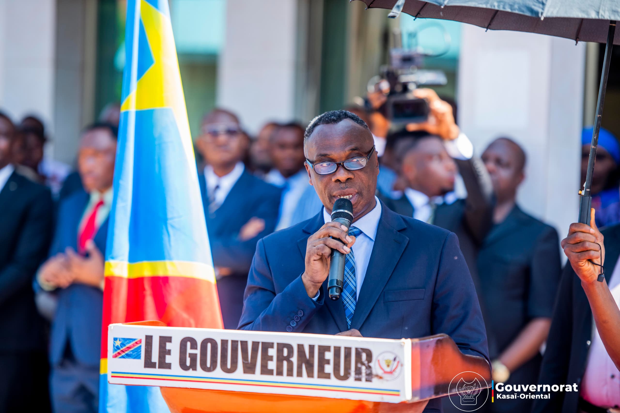 LE GOUVERNEUR MBWEBWA KAPO TRACE LA VOIE D’UNE ADMINISTRATION AU SERVICE DU PEUPLE LE GOUVERNEUR MBWEBWA KAPO TRACE LA VOIE D’UNE ADMINISTRATION AU SERVICE DU PEUPLE