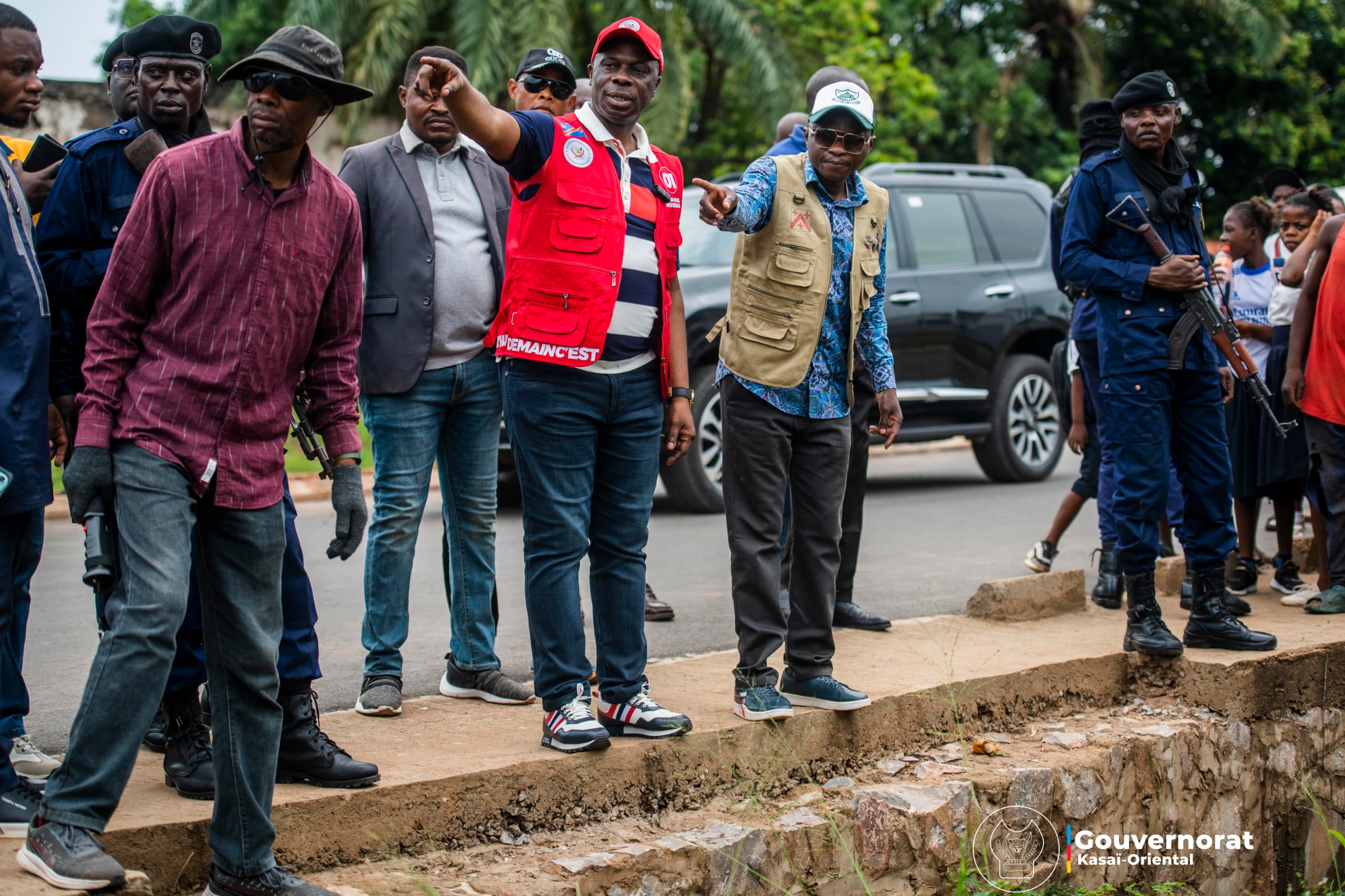LE GOUVERNEUR JEAN-PAUL MBWEBWA KAPO EN VISITE SURPRISE POUR S’ASSURER DE L’EFFECTIVITE  DU SALONGO À MBUJIMAYI
