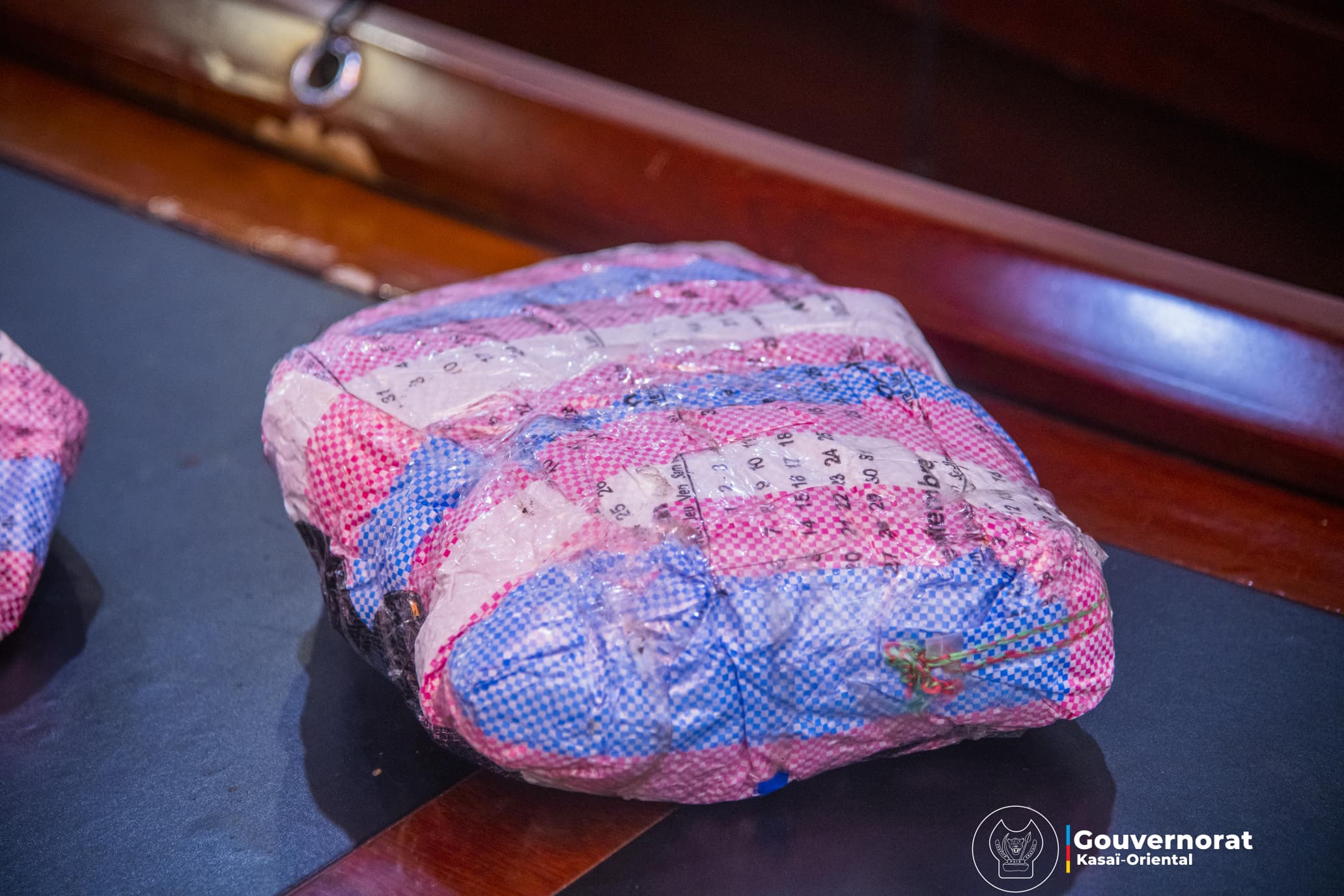 LUTTE CONTRE LA FRAUDE MINIÈRE : LE GOUVERNEUR INTÉRIMAIRE DANIEL KAZADI CILUMBAYI RÉAFFIRME LA RIGUEUR ET LE RESPECT DES LOIS LUTTE CONTRE LA FRAUDE MINIÈRE : LE GOUVERNEUR INTÉRIMAIRE DANIEL KAZADI CILUMBAYI RÉAFFIRME LA RIGUEUR ET LE RESPECT DES LOIS