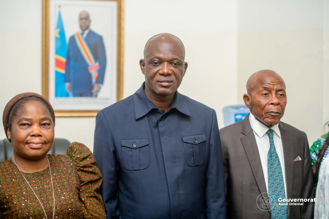 AUGUSTIN KAYEMBA MULEMENA RÉAFFIRME SON ENGAGEMENT EN FAVEUR DE LA SANTÉ DES ENSEIGNANTS AUGUSTIN KAYEMBA MULEMENA RÉAFFIRME SON ENGAGEMENT EN FAVEUR DE LA SANTÉ DES ENSEIGNANTS