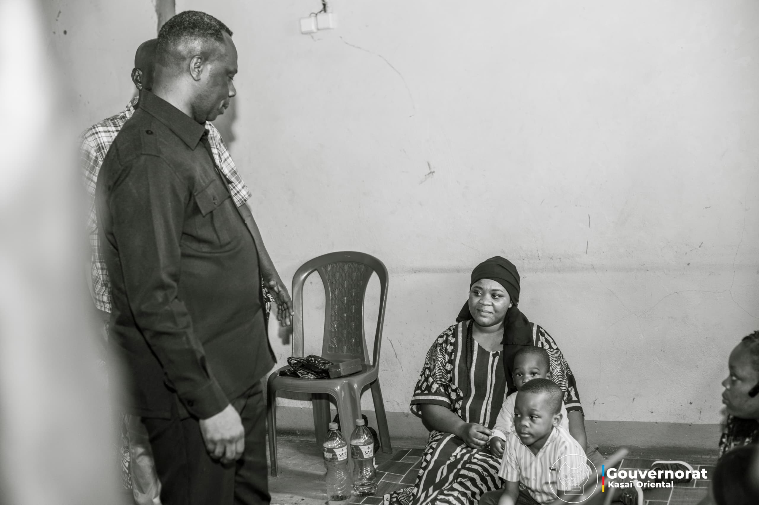 LE GOUVERNEUR JEAN-PAUL MBWEBWA KAPO REND HOMMAGE À TRÉSOR KASHALA ET SALUE L’ÉVOLUTION SATISFAISANTE DES TRAVAUX ANTI-ÉROSIFS DE LA CAVE DANS LA COMMUNE DE DIBINDI LE GOUVERNEUR JEAN-PAUL MBWEBWA KAPO REND HOMMAGE À TRÉSOR KASHALA ET SALUE L’ÉVOLUTION SATISFAISANTE DES TRAVAUX ANTI-ÉROSIFS DE LA CAVE DANS LA COMMUNE DE DIBINDI