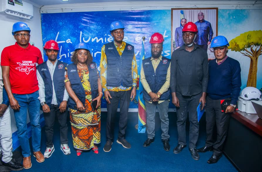 LE MINISTRE CHARLES KAMANGA NSENDA SALUE L’AVANCÉE REMARQUABLE DES TRAVAUX DE LA CENTRALE ONYO-BT À LUPATAPATA