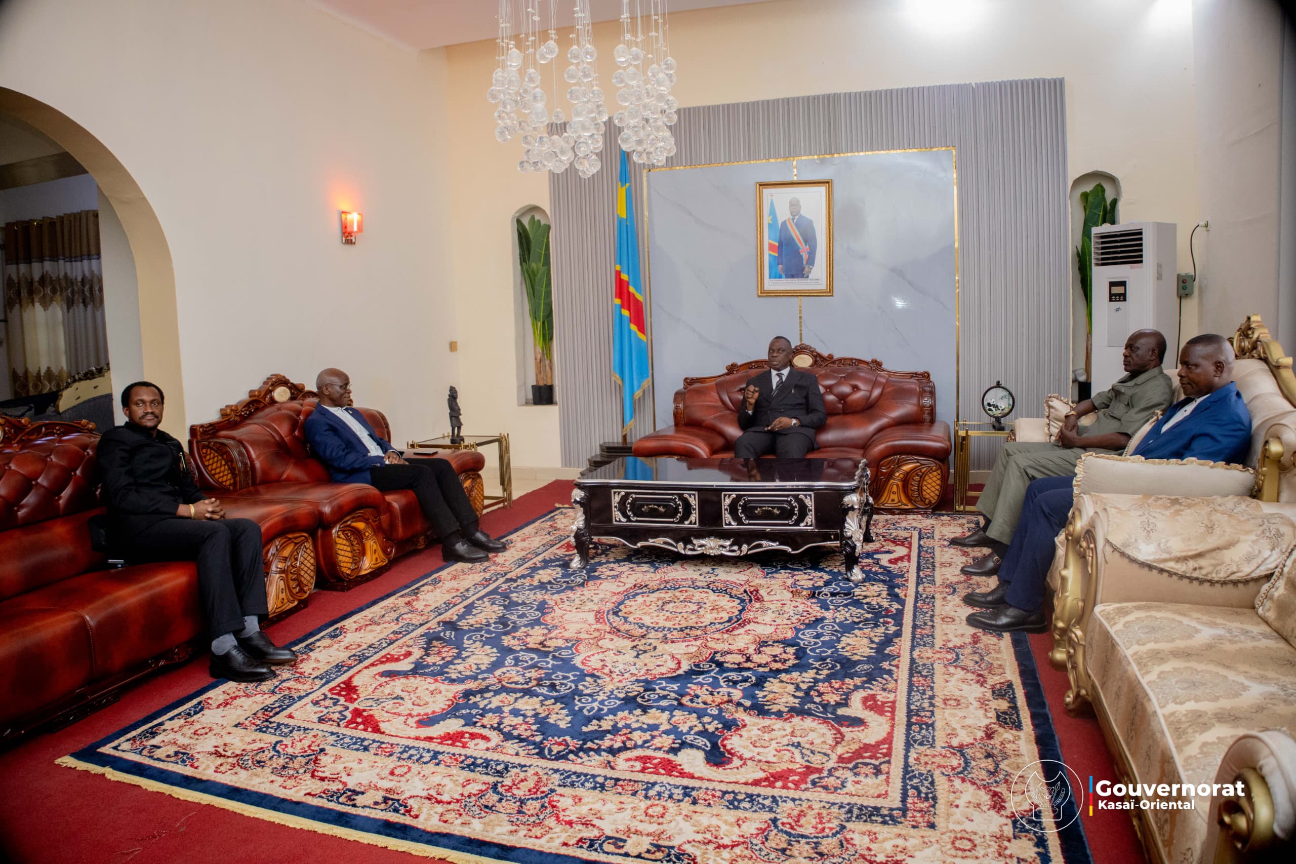 JEAN-PAUL MBWEBWA KAPO CONFERT AVEC JUSTIN KALUMBA MINISTRE DE PME JEAN-PAUL MBWEBWA KAPO CONFERT AVEC JUSTIN KALUMBA MINISTRE DE PME