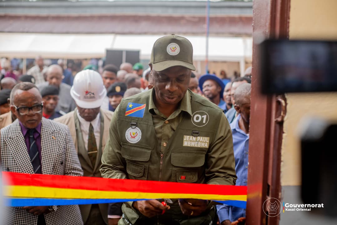 LE GOUVERNEUR JEAN-PAUL MBWEBWA KAPO INAUGURE L&rsquo;INSTITUT MASHALA BAMBI CONSTRUIT PAR LA PROVINCE