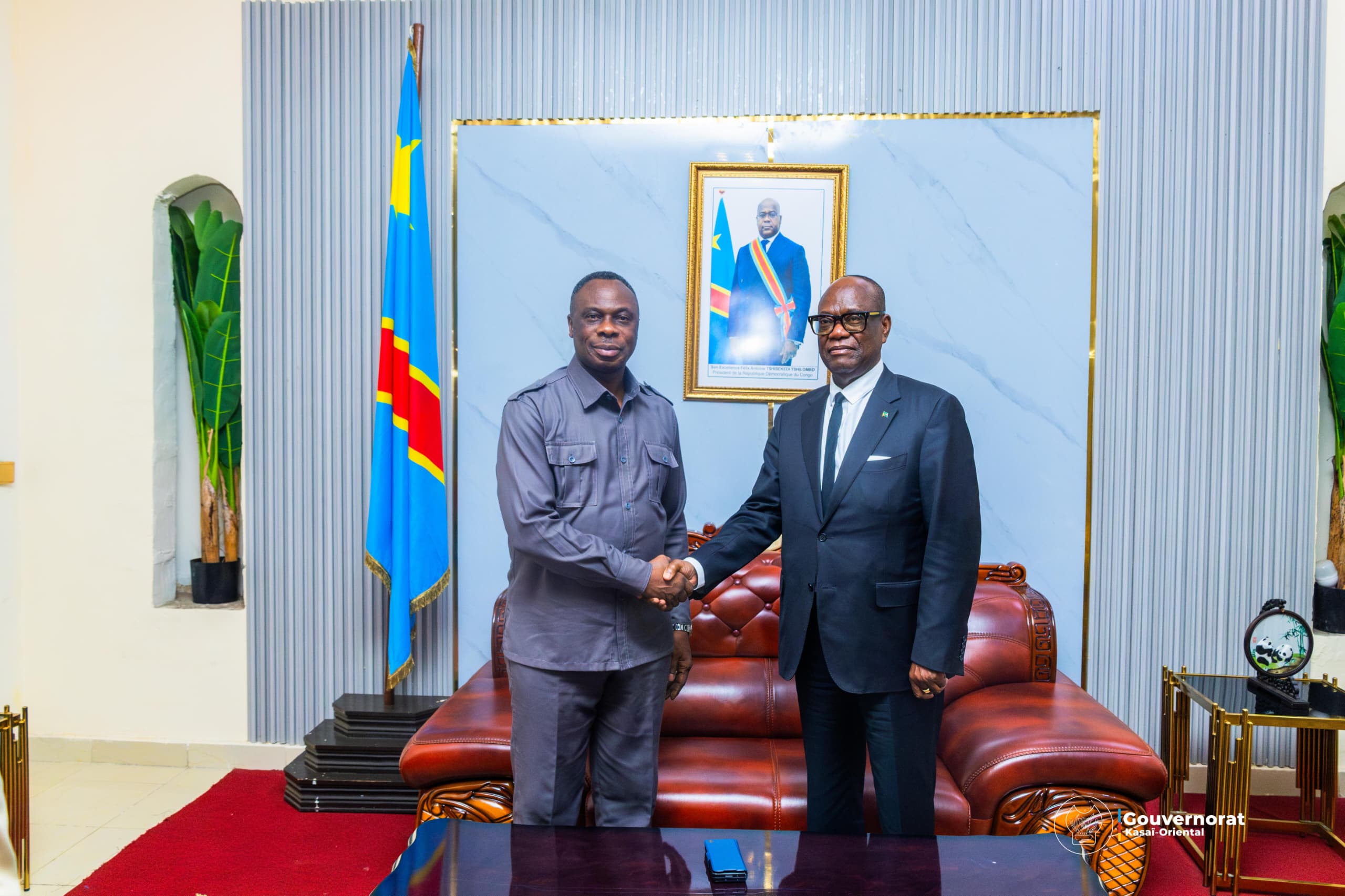 CONVERGENCE DE VUES ENTRE JEAN-PAUL MBWEBWA KAPO ET LE PCA DE LA RVA SUR L’ÉVOLUTION DES TRAVAUX À L’AÉROPORT DE BIPEMBA CONVERGENCE DE VUES ENTRE JEAN-PAUL MBWEBWA KAPO ET LE PCA DE LA RVA SUR L’ÉVOLUTION DES TRAVAUX À L’AÉROPORT DE BIPEMBA