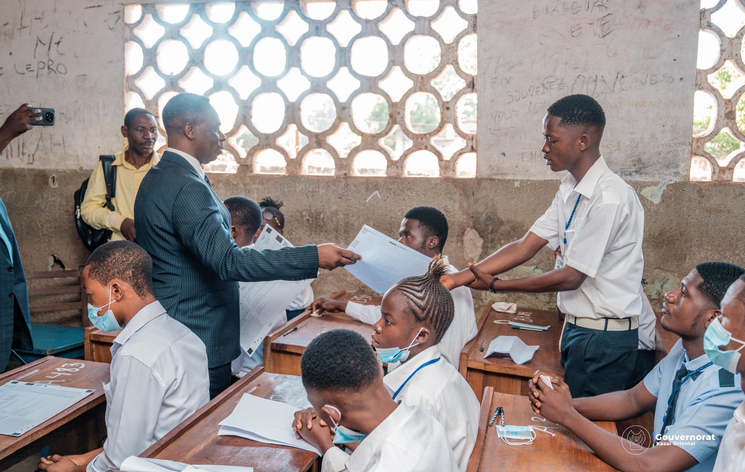 JEAN-PAUL MBWEBWA KAPO LANCE LES ÉPREUVES DE LA SESSION ORDINAIRE DE L’EXAMEN D’ÉTAT 2026 ET APPELLE À L’EXCELLENCE JEAN-PAUL MBWEBWA KAPO LANCE LES ÉPREUVES DE LA SESSION ORDINAIRE DE L’EXAMEN D’ÉTAT 2026 ET APPELLE À L’EXCELLENCE