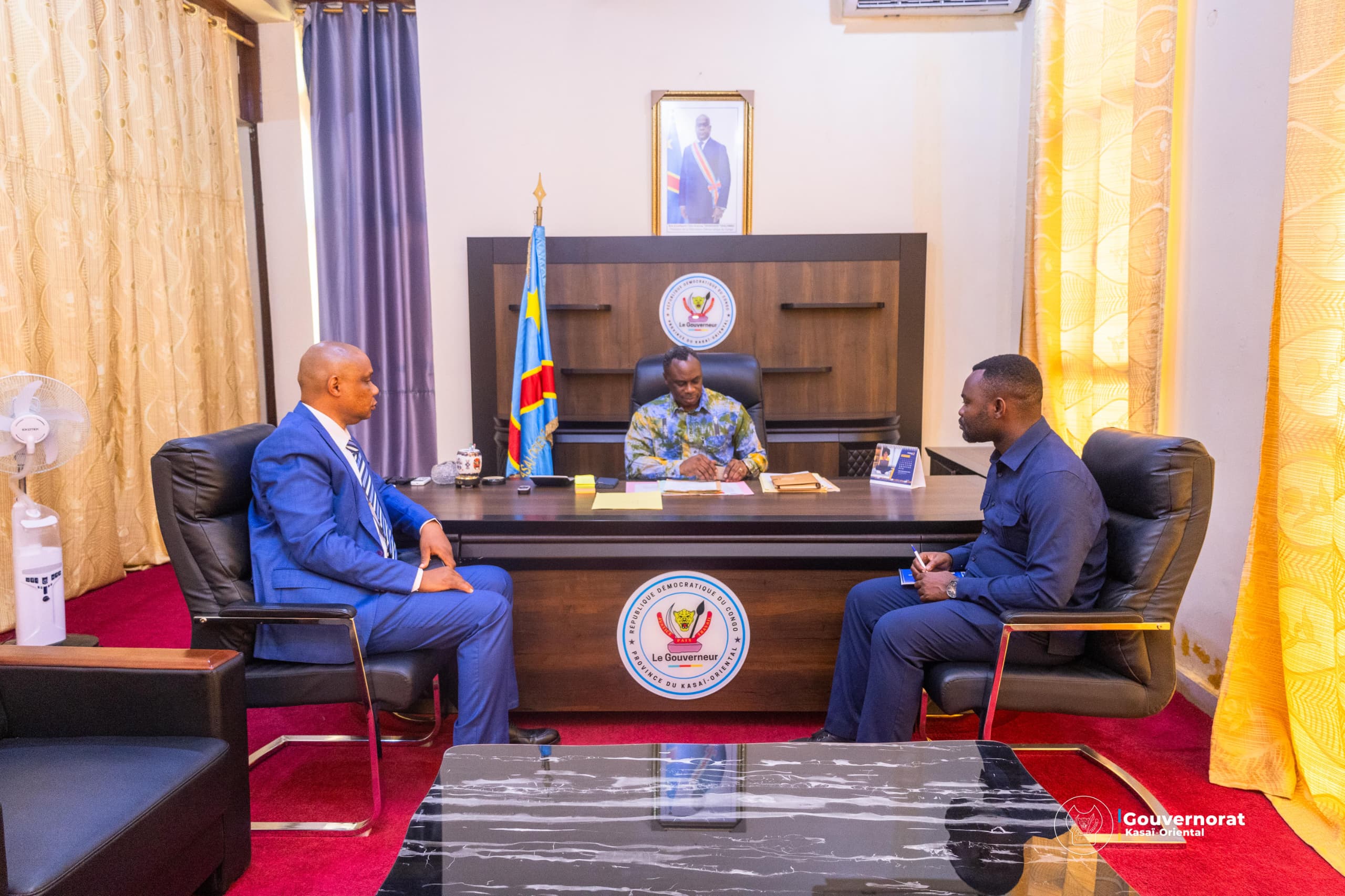 JEAN-PAUL MBWEBWA KAPO RENFORCE LA GOUVERNANCE MINIÈRE AVEC L’IMPLANTATION DU CADASTRE MINIER AU KASAÏ ORIENTAL JEAN-PAUL MBWEBWA KAPO RENFORCE LA GOUVERNANCE MINIÈRE AVEC L’IMPLANTATION DU CADASTRE MINIER AU KASAÏ ORIENTAL