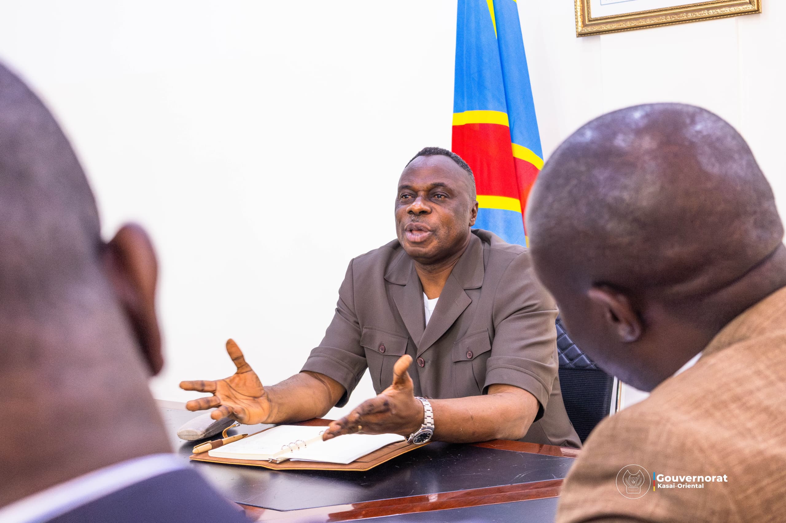 JEAN-PAUL MBWEBWA KAPO MOBILISE LES SERVICES TECHNIQUES POUR UNE EXPLOITATION RESPONSABLE DU CUIVRE AU KASAÏ ORIENTAL JEAN-PAUL MBWEBWA KAPO MOBILISE LES SERVICES TECHNIQUES POUR UNE EXPLOITATION RESPONSABLE DU CUIVRE AU KASAÏ ORIENTAL