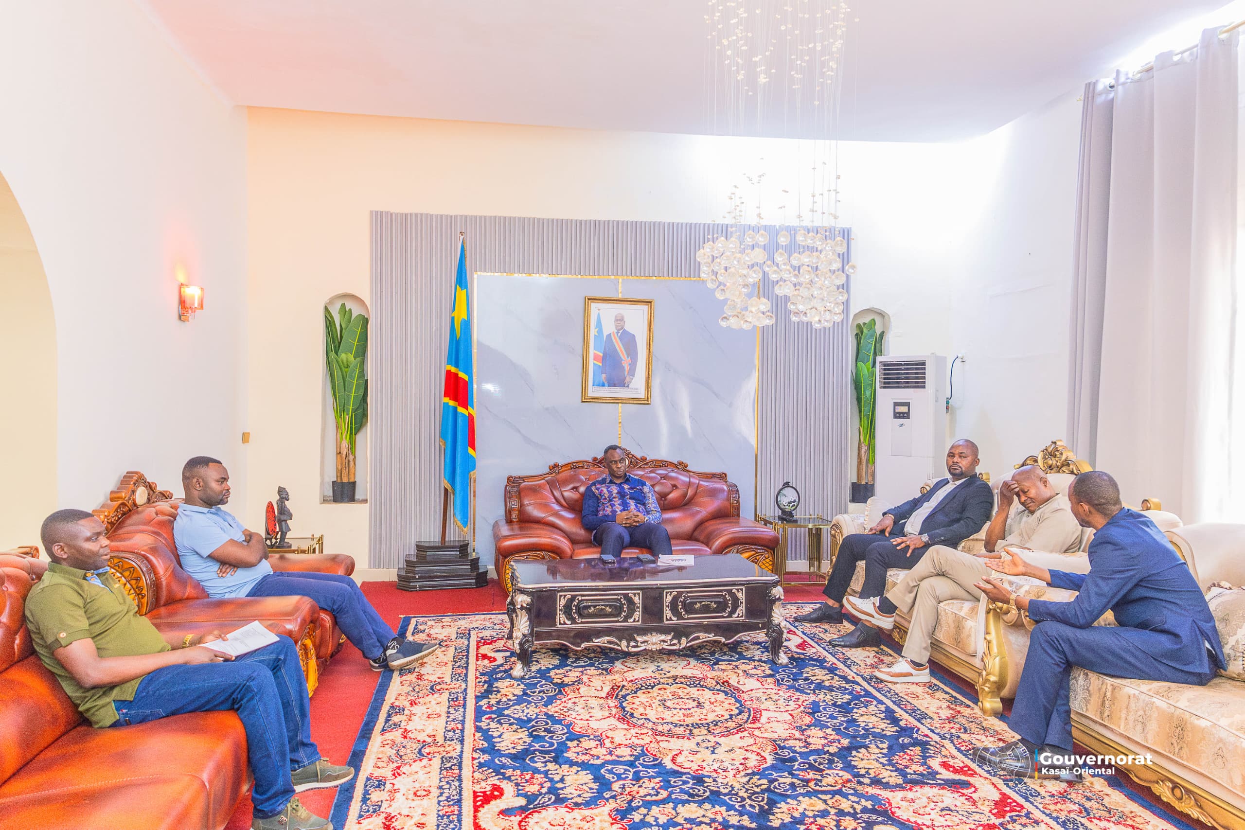 LE GOUVERNEUR JEAN-PAUL MBWEBWA KAPO DÉTERMINÉ À VALORISER LE DIAMANT DU KASAÏ ORIENTAL