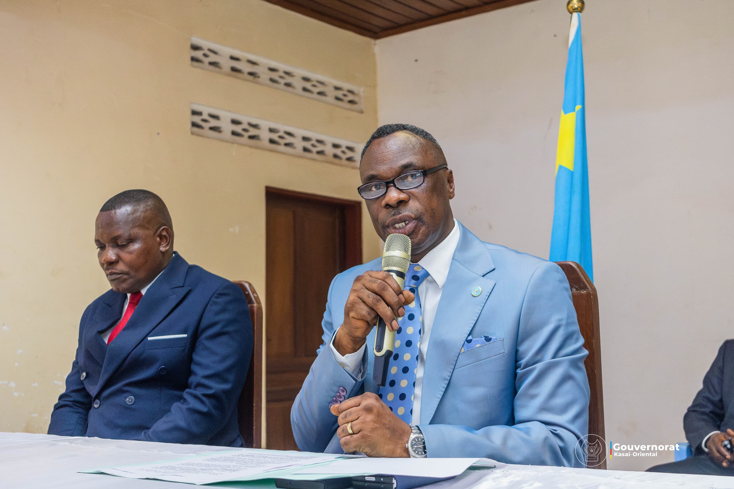 JEAN-PAUL MBWEBWA KAPO CLÔTURE LA REVUE ANNUELLE DE L’ÉDUCATION AU KASAÏ ORIENTAL JEAN-PAUL MBWEBWA KAPO CLÔTURE LA REVUE ANNUELLE DE L’ÉDUCATION AU KASAÏ ORIENTAL