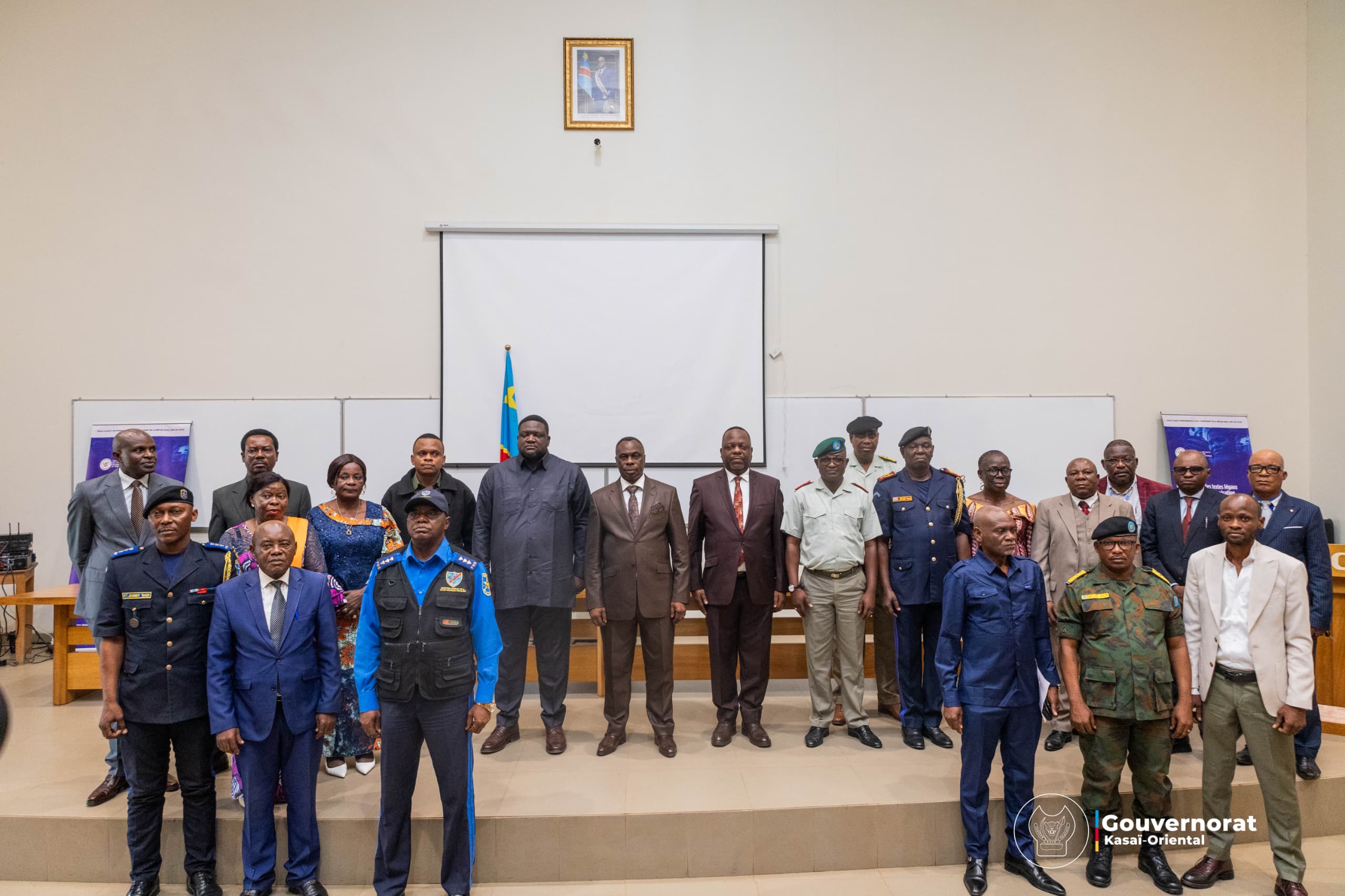 LE GOUVERNEUR DE PROVINCE LANCE OFFICIELLEMENT L’ATELIER SUR LA GOUVERNANCE SÉCURITAIRE À MBUJIMAYI