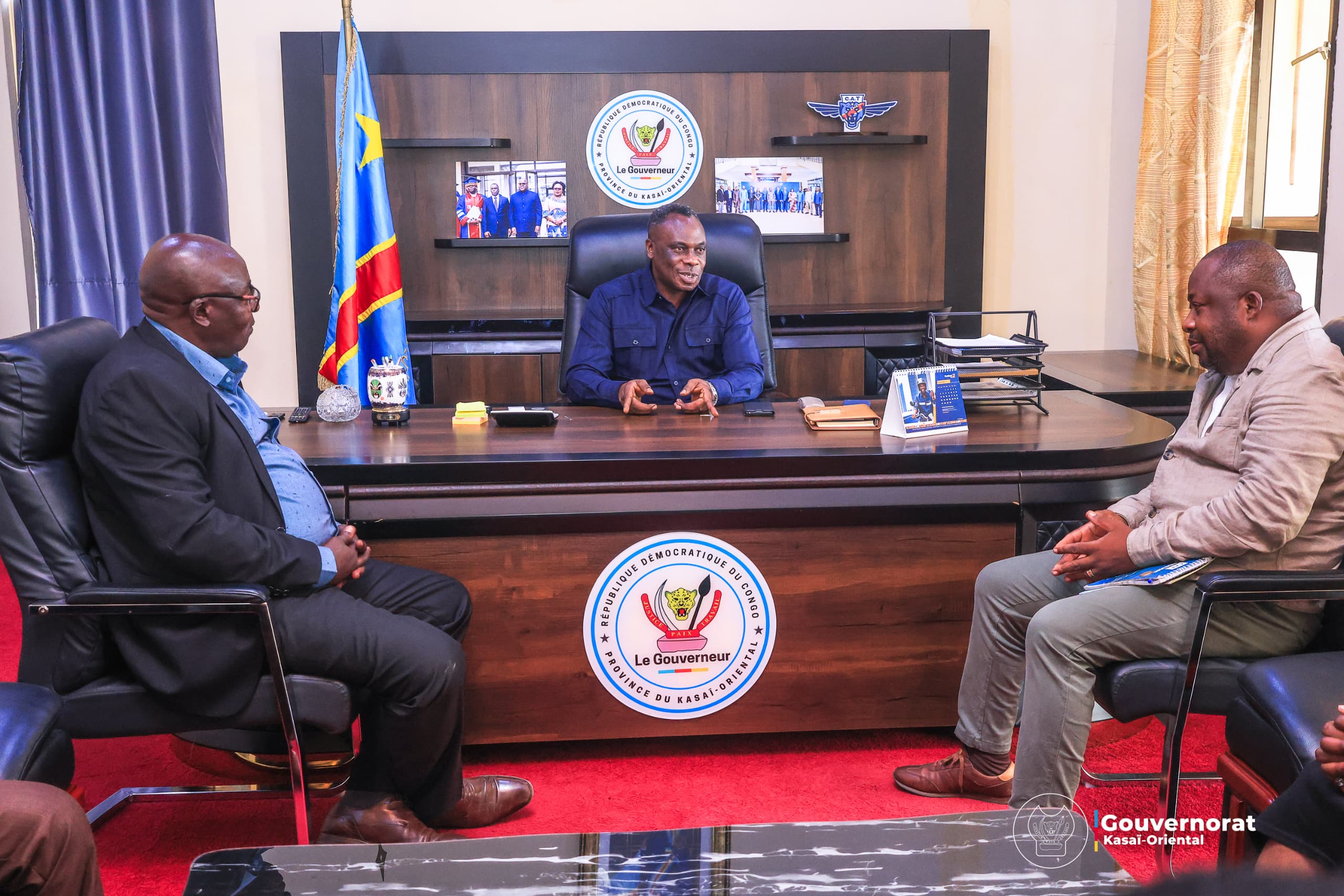 LE GOUVERNEUR JEAN-PAUL MBWEBWA KAPO REÇOIT LES EXPERTS CAF-FECOFA-LINAFOOT POUR L’HOMOLOGATION DU STADE TSHIKISHA LE GOUVERNEUR JEAN-PAUL MBWEBWA KAPO REÇOIT LES EXPERTS CAF-FECOFA-LINAFOOT POUR L’HOMOLOGATION DU STADE TSHIKISHA